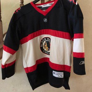 Blackhawks Youth L/XL jersey